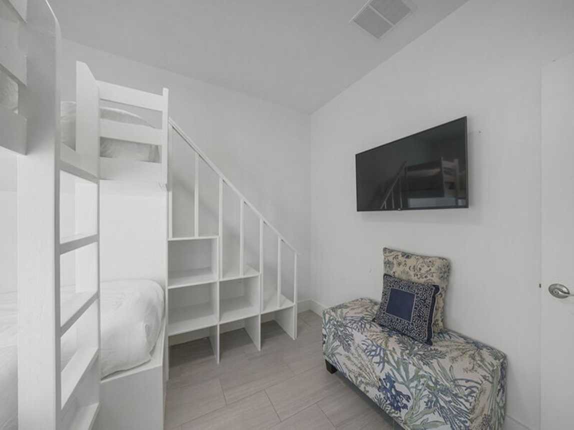 A Wave From It All - Adorable Vacation Rental Beach House with Amazing Backyard Area and Jetted Spa Tub in Miramar Beach, Florida - Bliss Beach Rentals Destin/30A