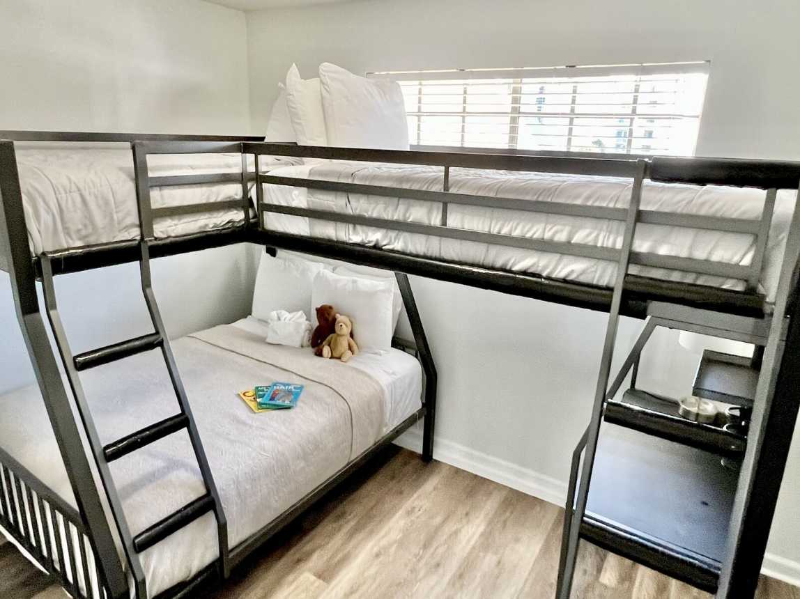 Island Wind 301 - Coral Cove_23