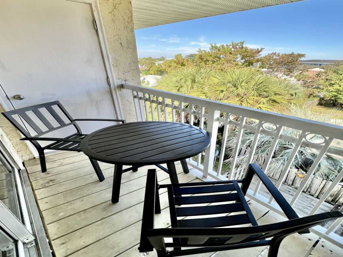 Island Wind 301 - Coral Cove_17