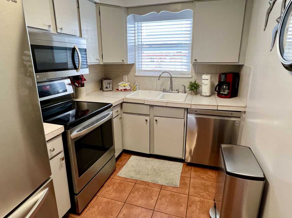 Commodore`s 203 - Gone Sailing 203_14