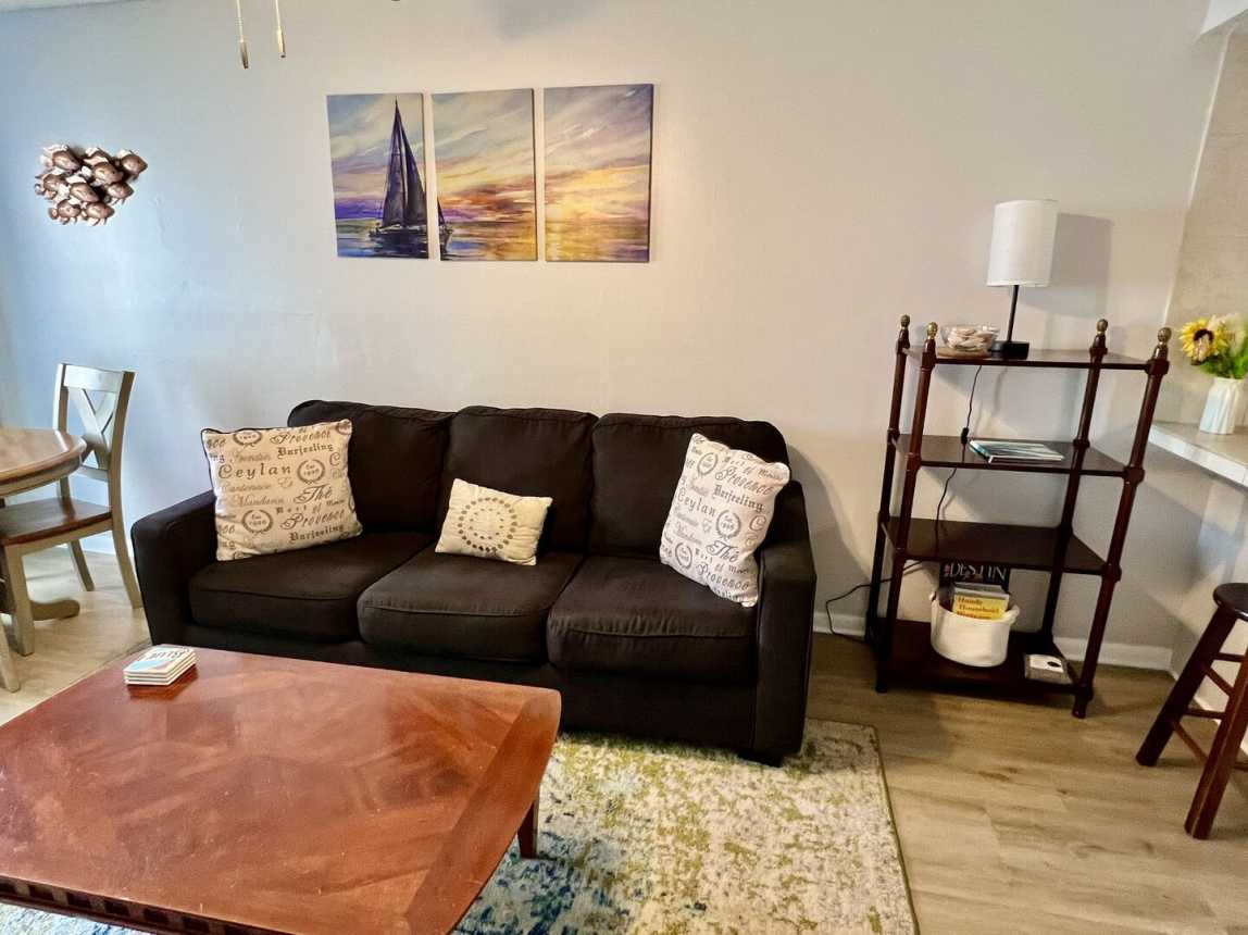 Commodore`s 203 - Gone Sailing 203_4