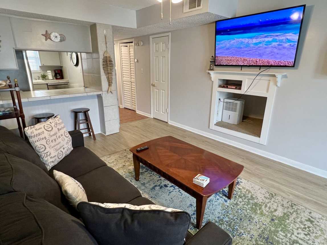 Commodore`s 203 - Gone Sailing 203_6