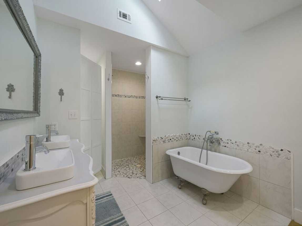 Sea-Renity - Lakefront Vacation Rental House with Private Pool and Lake Dock in Gulf Pines Miramar Beach, Florida - Five Star Properties Destin/30A