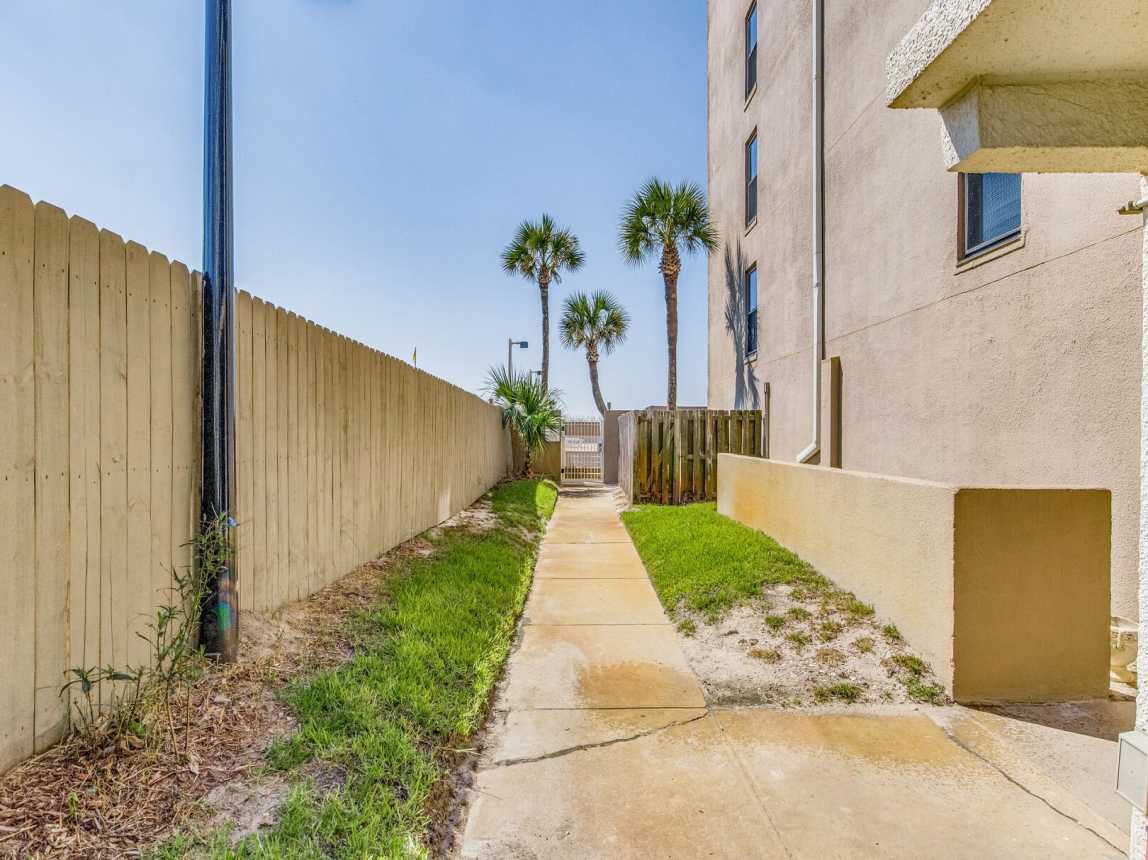 Emerald Isle 102 - The Seashell_22