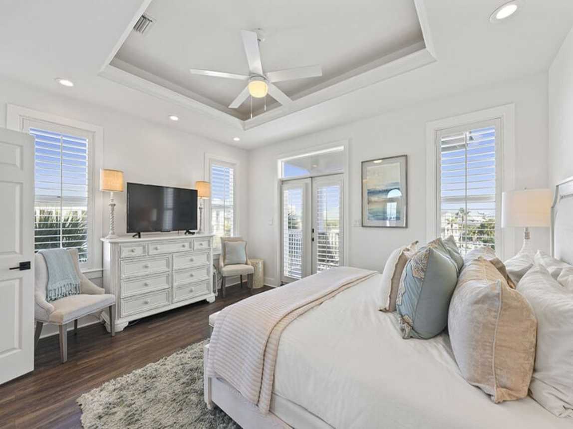 The Hummingbird - Luxury Lakefront Vacation Rental with Private Pool, Fireplace, and Water Views on Holiday Isle in Destin, Florida - Five Star Properties Destin/30A