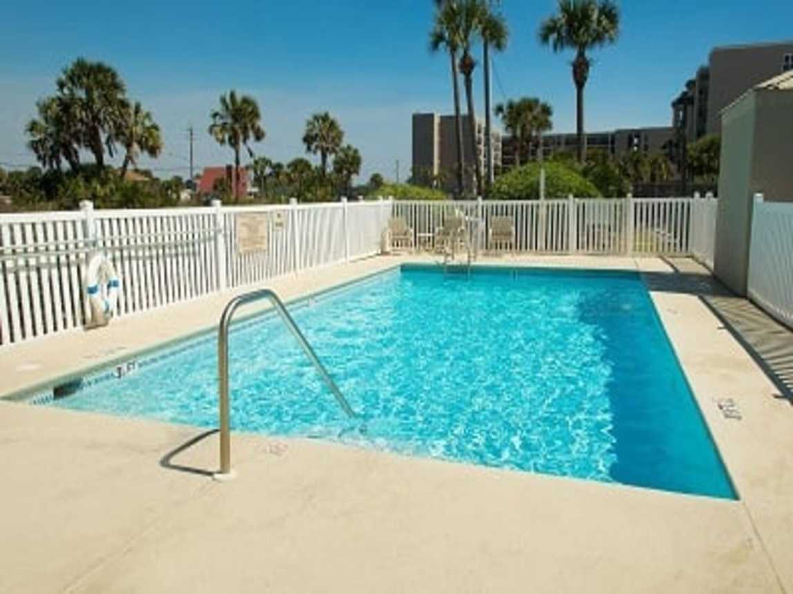 Emerald Towers West 4006 - Resting Beach Face_1