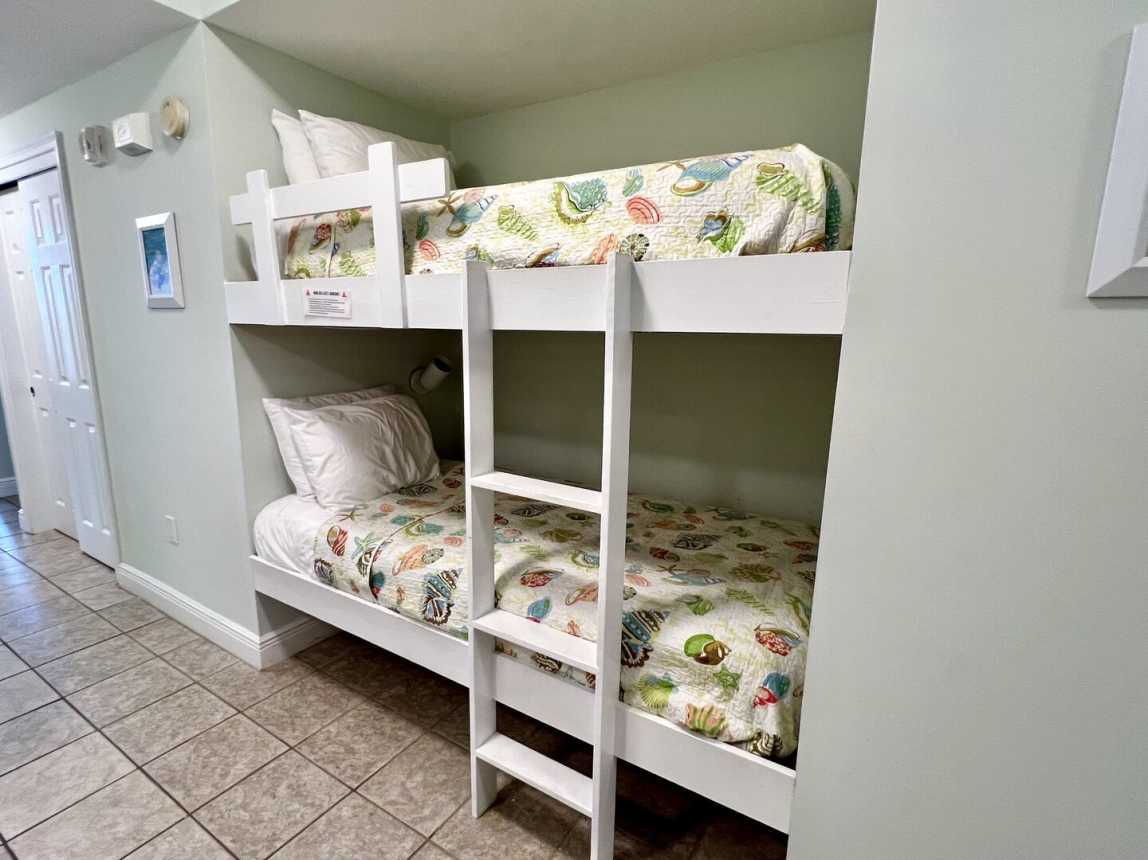 Waters Edge 104 - Seas the Day_4