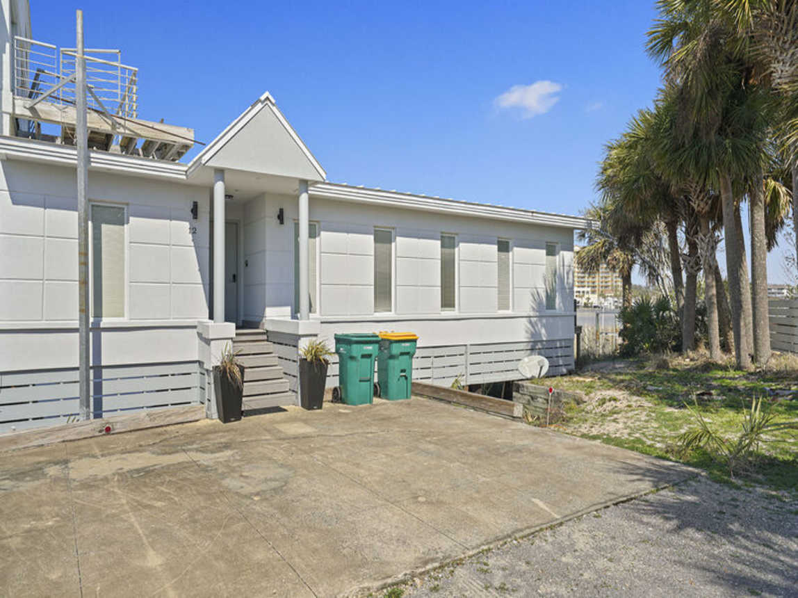 The Boat House - Beautiful Waterfront Vacation Rental with Boat Dock and Amazing Views from the Balcony on Holiday Isle in Destin, Florida - Five Star Properties Destin/30A