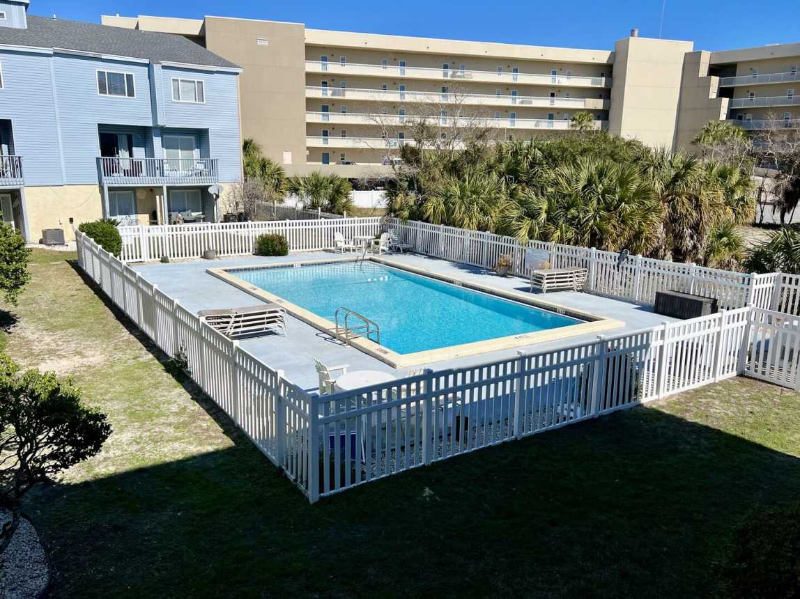 Commodore`s 203 - Gone Sailing 203_1