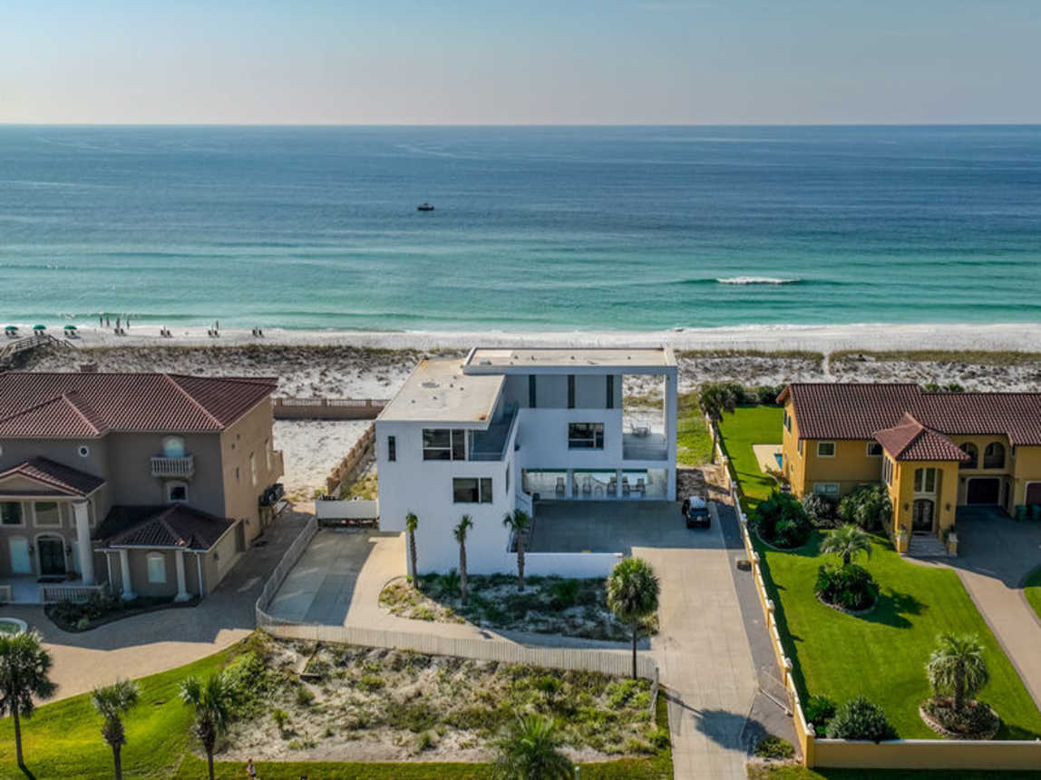 The White House of Holiday Isle - Gulf Front Luxury Pet-Friendly Vacation Rental Beach House with Private Pool, Elevator, and Personal Beach Access in Destin, Florida - Five Star Properties Destin/30A