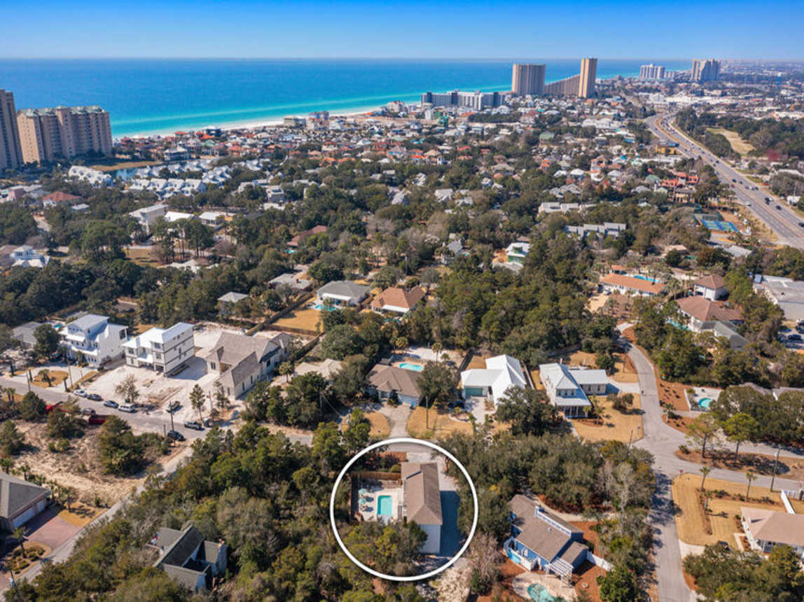 Sea Biscuit - Adorable Gulf Pines Vacation Rental House Near Beach with Private Pool and Golf Cart in Miramar Beach, Florida - Five Star Properties Destin/30A