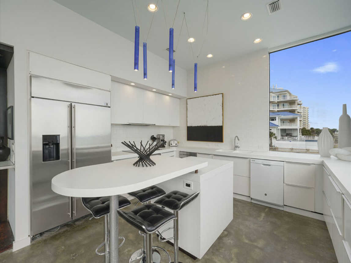 The White House of Holiday Isle - Gulf Front Luxury Pet-Friendly Vacation Rental Beach House with Private Pool, Elevator, and Personal Beach Access in Destin, Florida - Five Star Properties Destin/30A