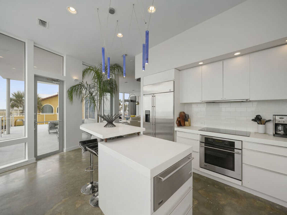 The White House of Holiday Isle - Gulf Front Luxury Pet-Friendly Vacation Rental Beach House with Private Pool, Elevator, and Personal Beach Access in Destin, Florida - Five Star Properties Destin/30A