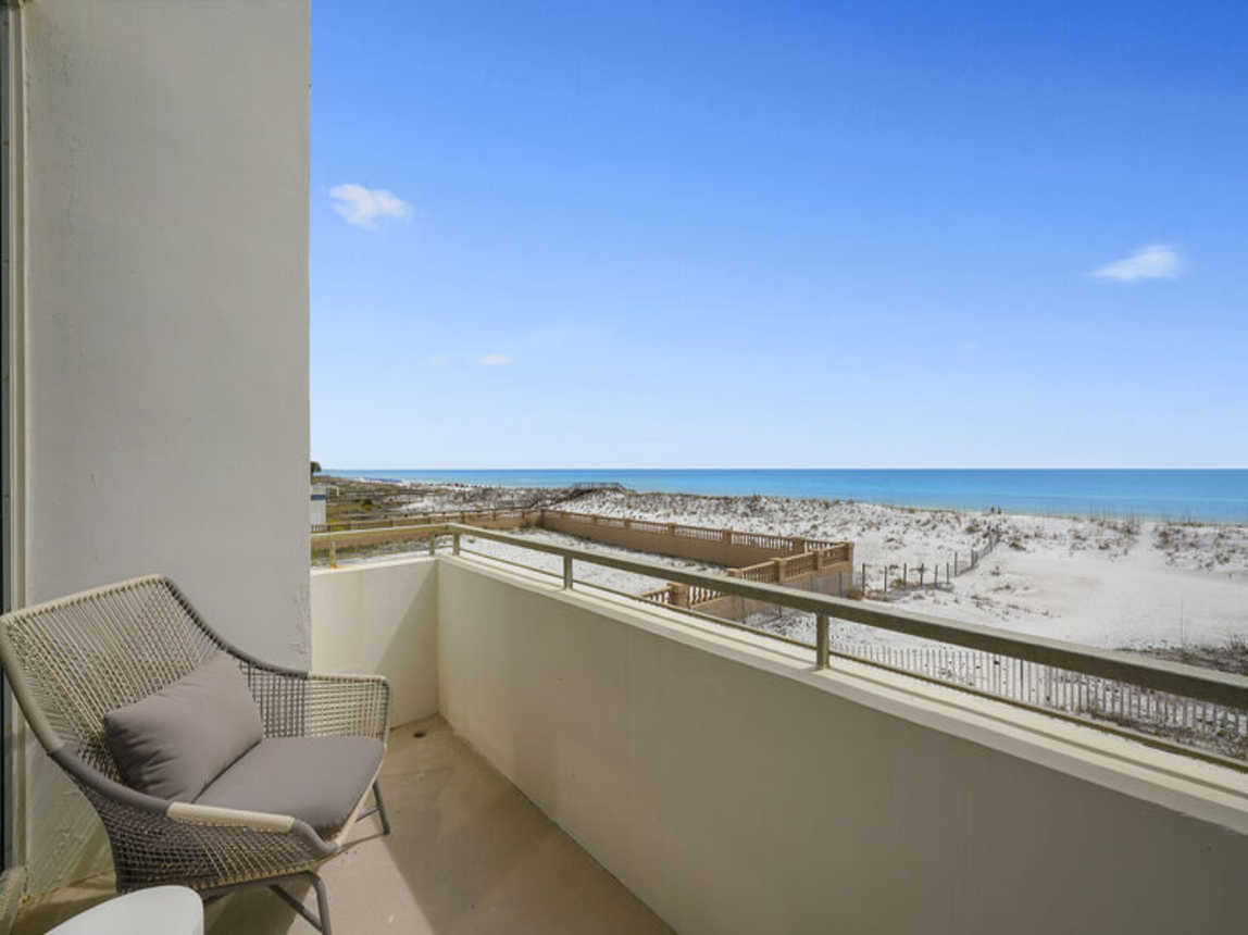 The White House of Holiday Isle - Gulf Front Luxury Pet-Friendly Vacation Rental Beach House with Private Pool, Elevator, and Personal Beach Access in Destin, Florida - Five Star Properties Destin/30A