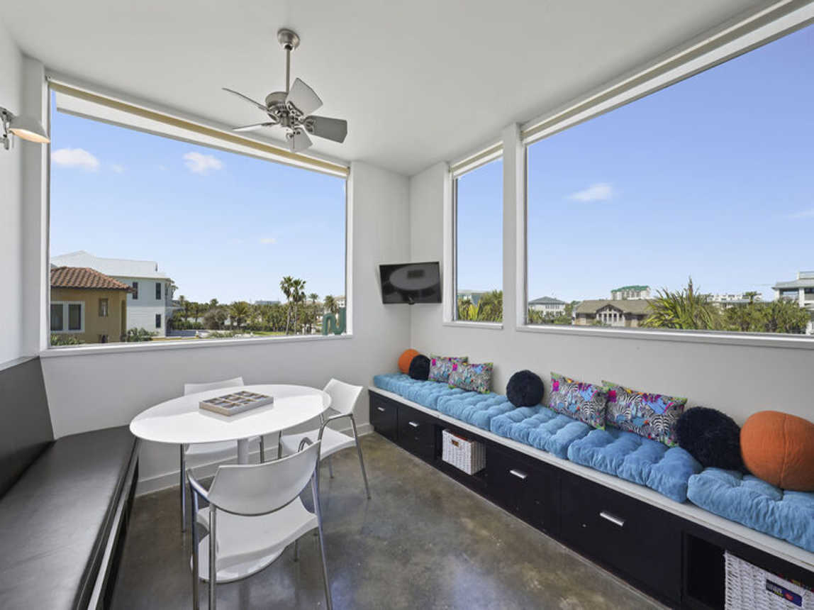 The White House of Holiday Isle - Gulf Front Luxury Pet-Friendly Vacation Rental Beach House with Private Pool, Elevator, and Personal Beach Access in Destin, Florida - Five Star Properties Destin/30A