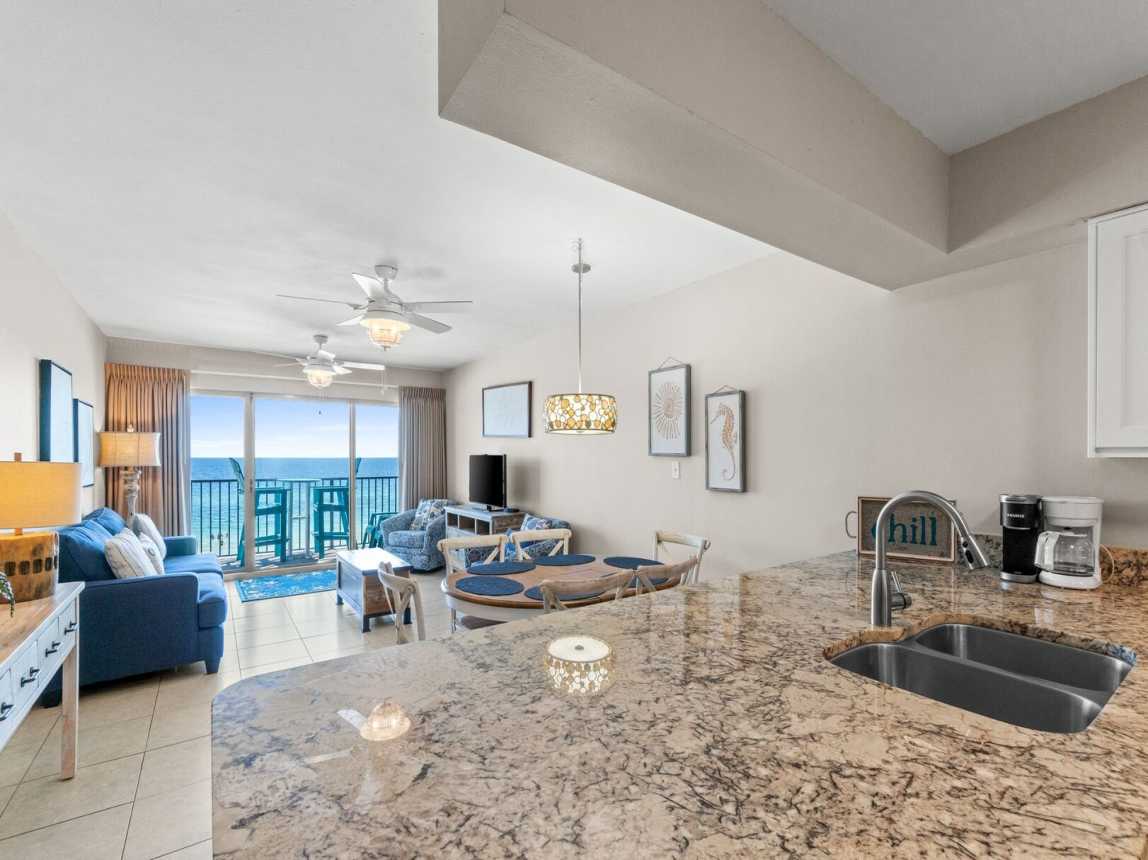 Emerald Towers West 4006 - Resting Beach Face_16