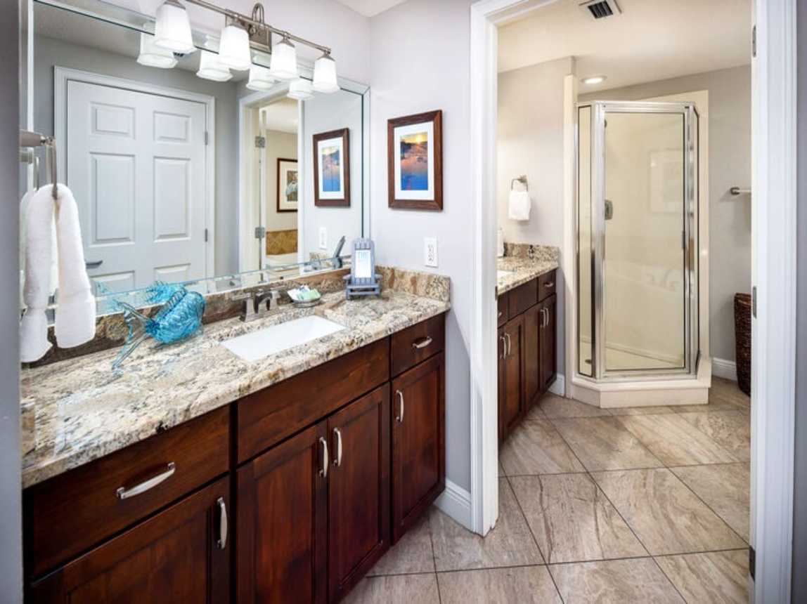 Master Bath - Waters Edge Resort Unit 304 Okaloosa Island Fort Walton Beach Vacation Rentals by Sunset Resort Rentals