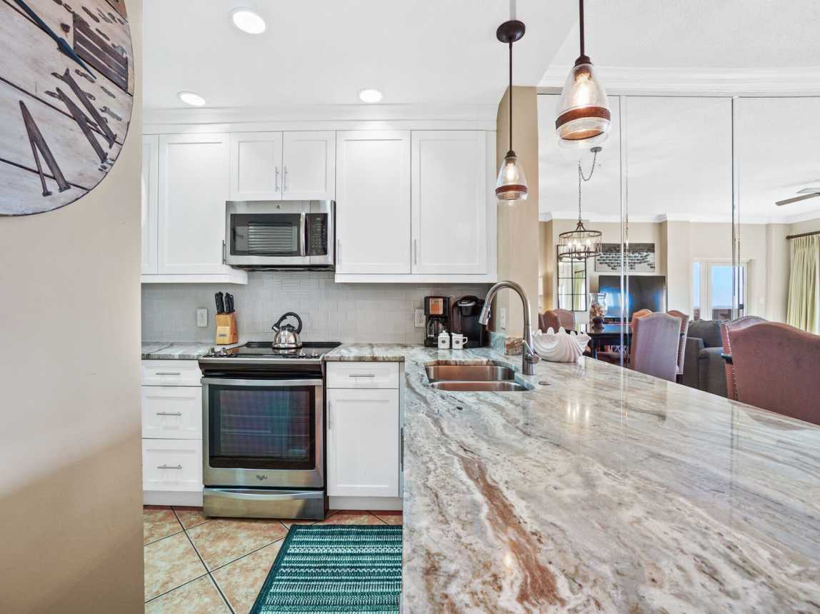 Great kitchen with everything you need close at hand for a light supper or a 4 course meal. Stainless Steele appliances, 2 coffee pots, a blender and toaster to make it all so easy.