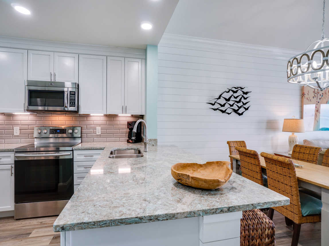 Nice breakfast bar for a quick snack, or beverage and conversation with the cook.