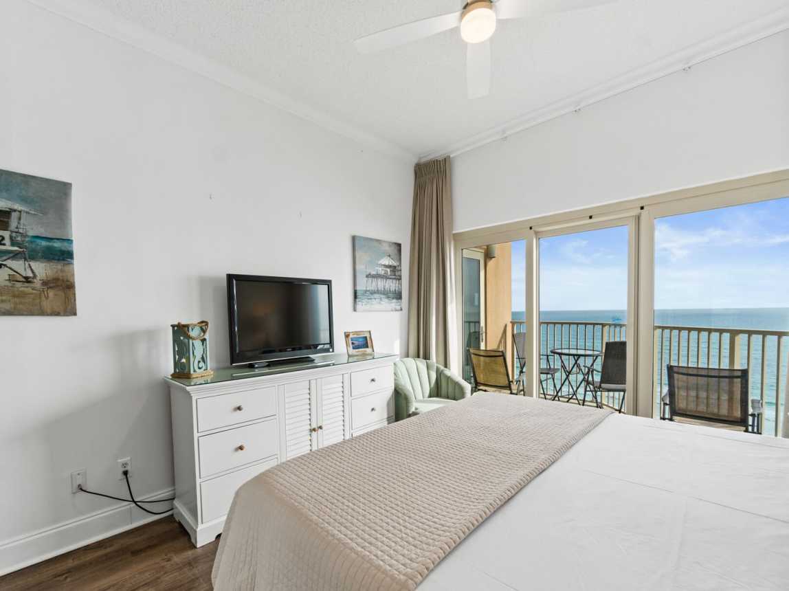 How this for a gulf view when you first wake up each morning! There is a private door leading out on to balcony for you to take in the sound of the waves and feel the sun on your face.