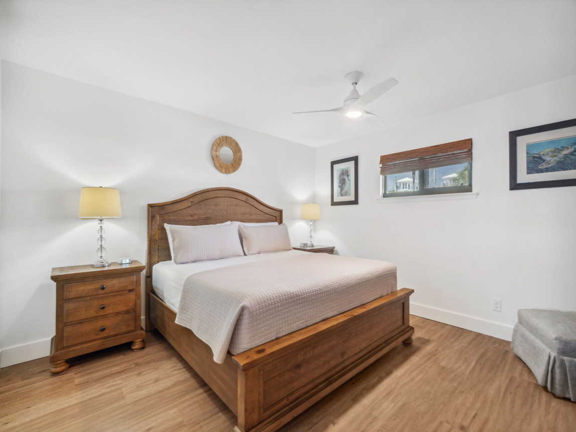 The master Suite provides a plush, comfy king size bed with crisp linen and a light coverlet for the chilly nights.