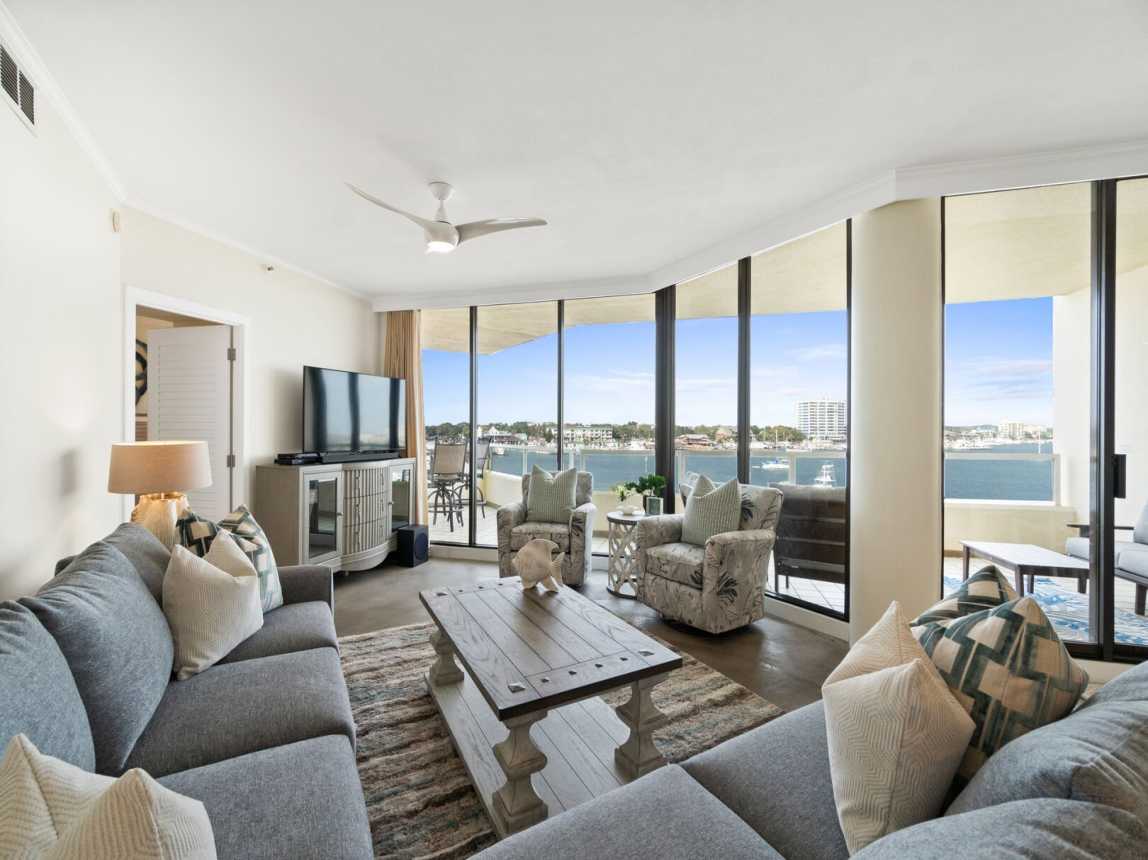 Comfortably accommodates 6 to 8 guest on the large cushy sofa and 2 swivel club chairs to take in the gorgeous harbor view or catch up on your fav shows and news with the big screen smart TV with cable.