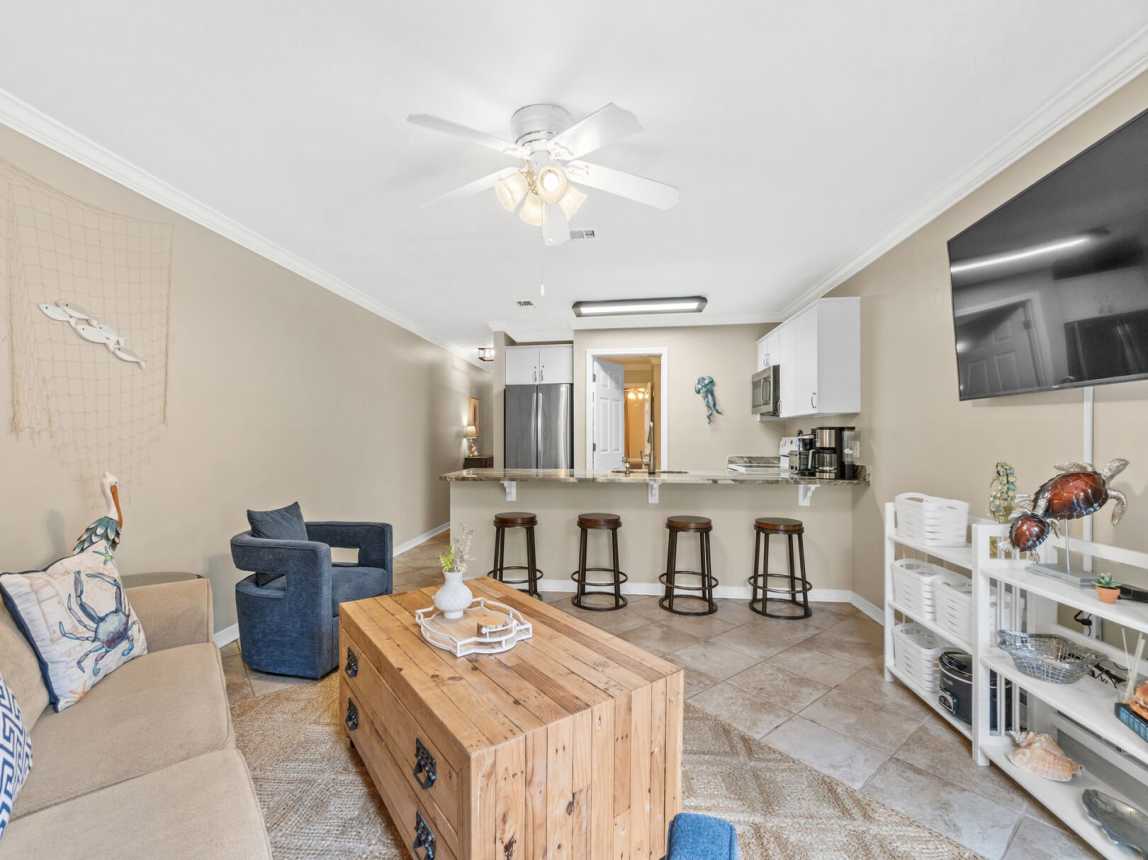 View from p[atio of Kitchen | Breakfast Bar. Easy Peasy when serving a homemade meal.
Flat screen TVw/cable.