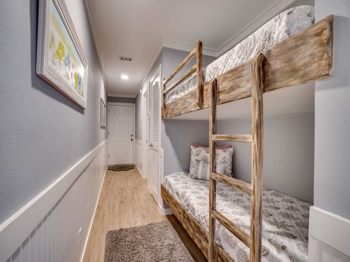 Bunkbed hallway as seen from the kitchen/living room.