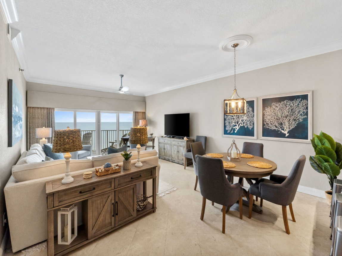 Spacious dining room with a table for 4.