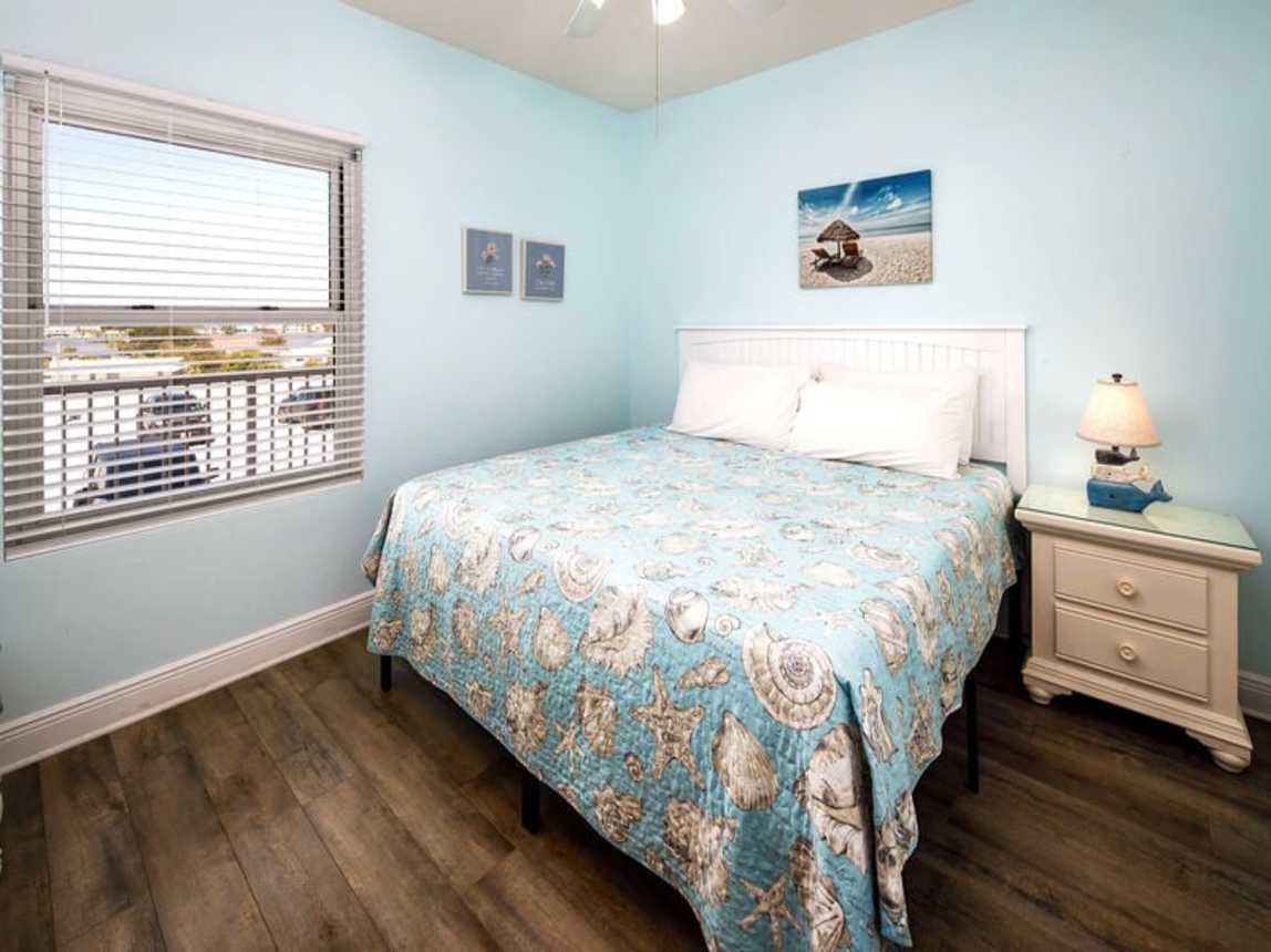 Guest King Bedroom - Waters Edge Resort Unit 510 Okaloosa Island Fort Walton Beach Vacation Rentals