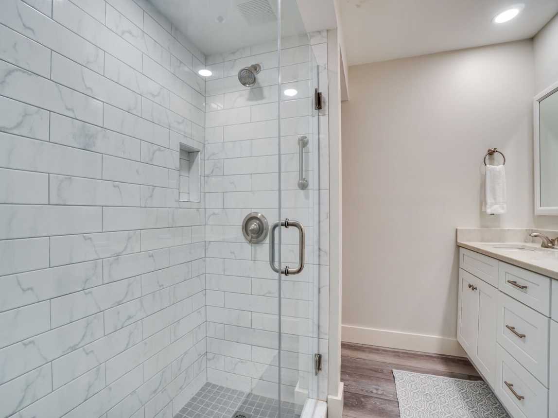 Lovely bath with large step in shower and plenty of amenities for your personal use.