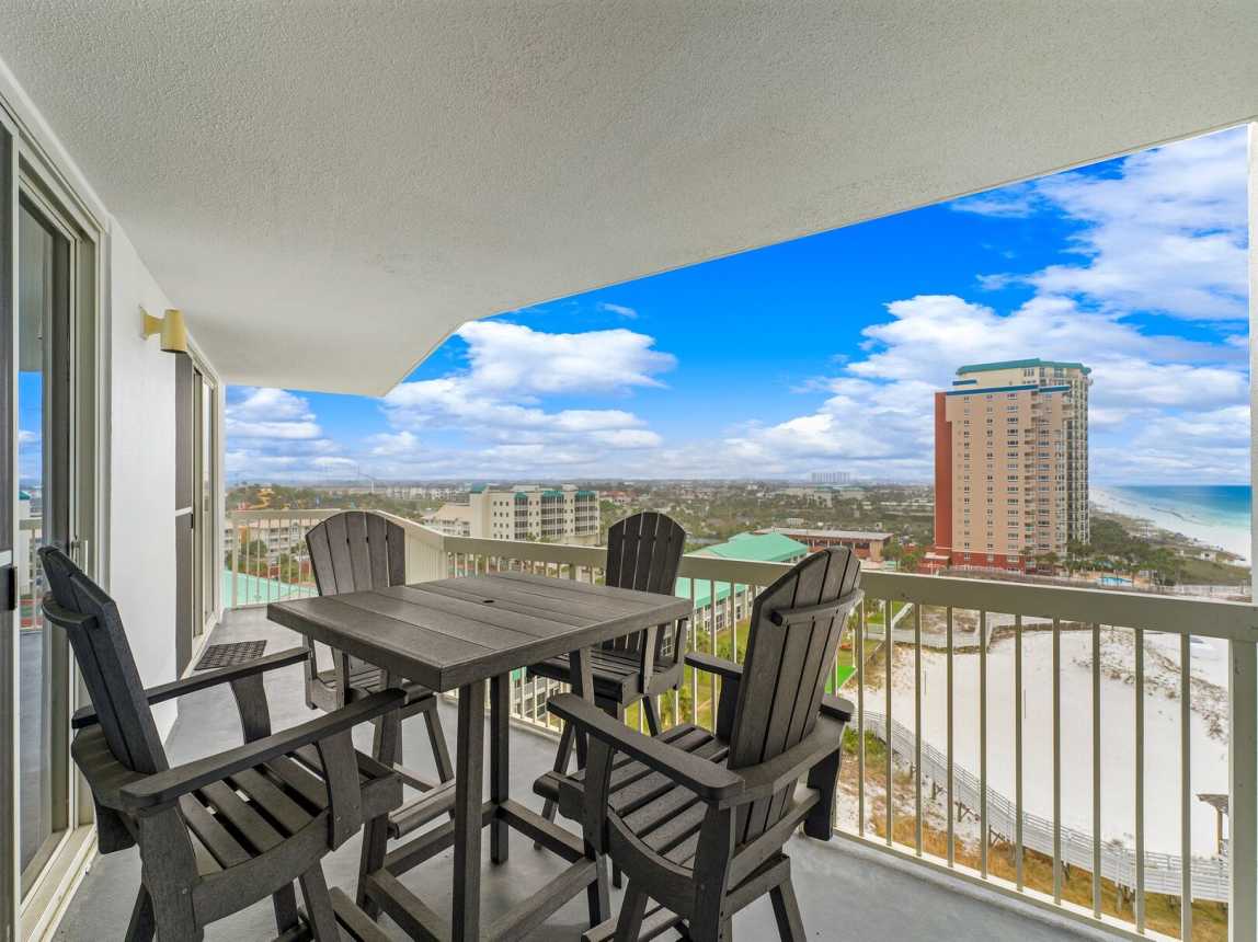 Wow! It would be hard to not enjoy the view you have from your private balcony.