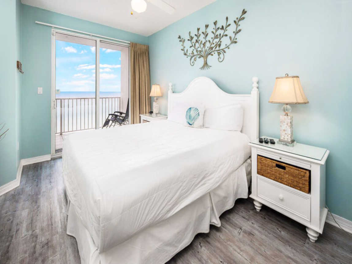 Master Bedroom - Gulf Dunes Resort Unit 616 / Okaloosa Island / Fort Walton Beach Vacation Rentals