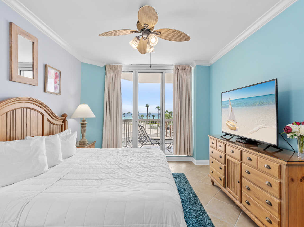 Primary Bedroom - King Bed and Balcony Access