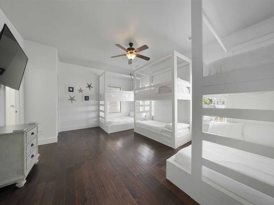 Bunk Room at Destined to Be - Vacation Rental House with Private Pool and Carriage Near Beach in Destin, Florida - Five Star Properties Destin/30A