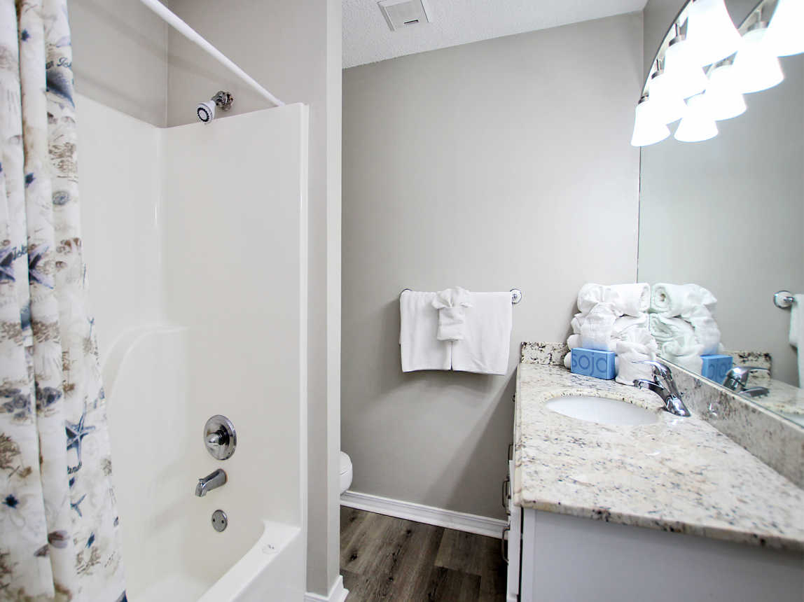 6 - Primary Bedroom Suite (4)