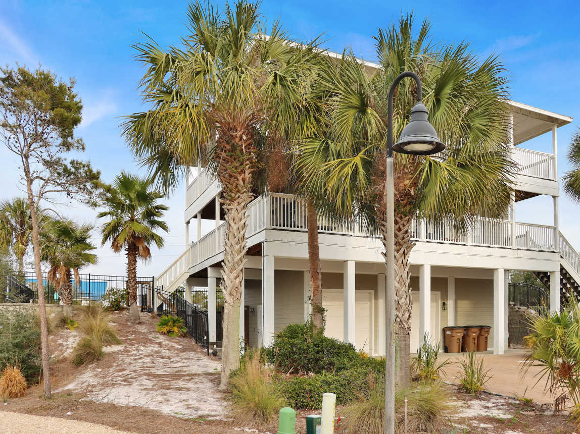 Pool Deck on Side of Cape Dreamin'