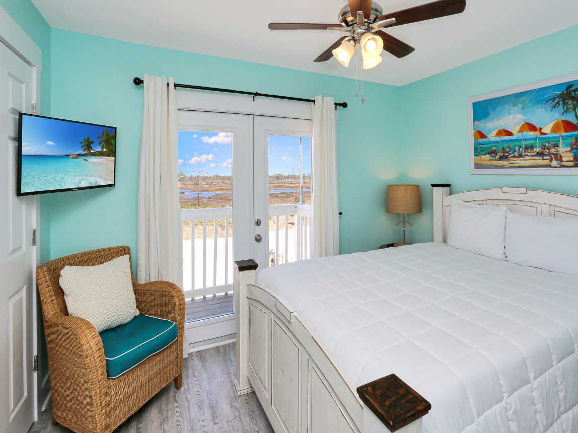 Bedroom 3 with TV & Bay View