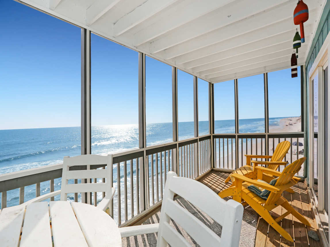 Gulf Front Screened Deck