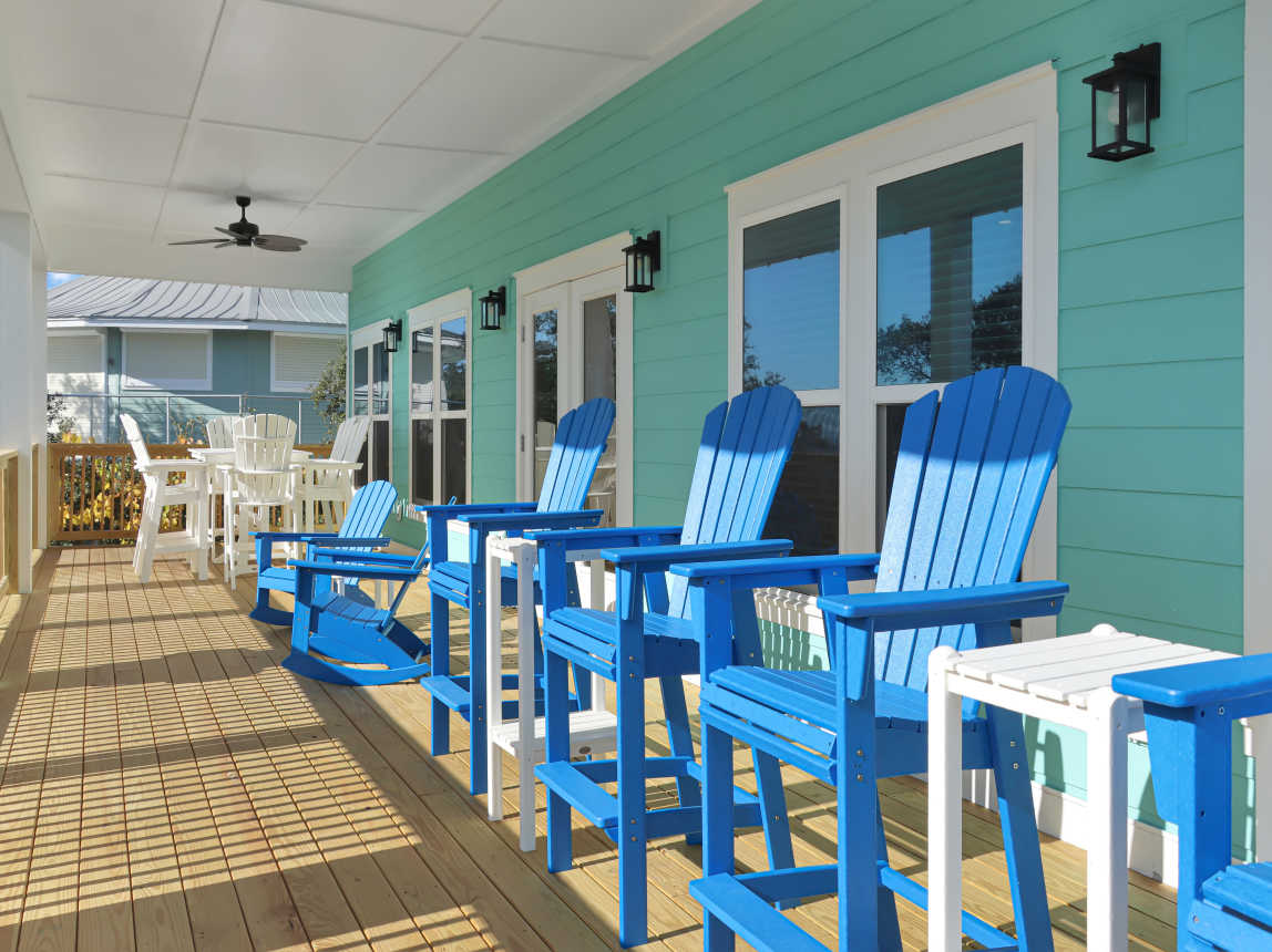 Seating and Dining on Top Floor Deck