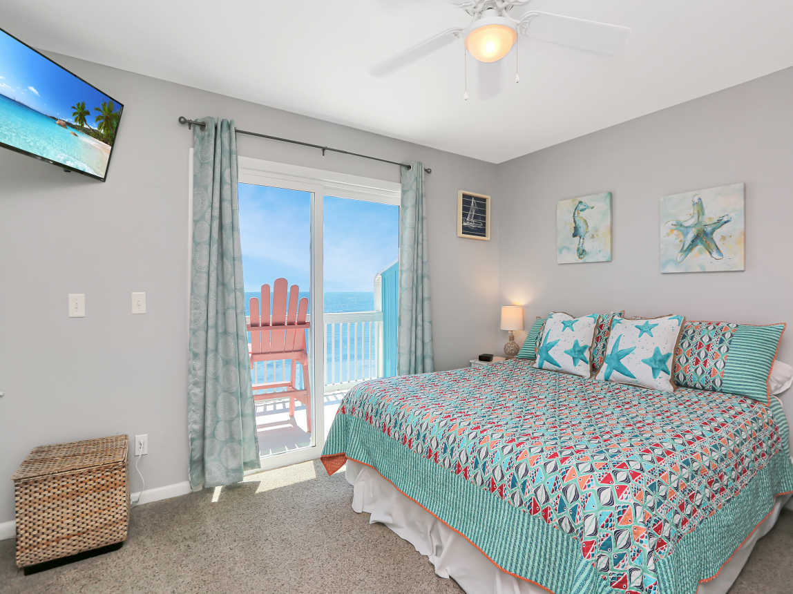 Bedroom 1 - Gulf Front Master Bedroom