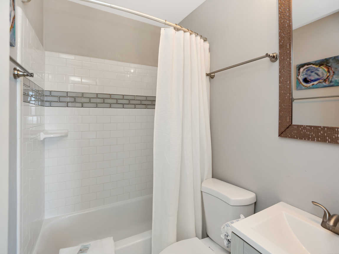 Bedroom 1 - Full Bath