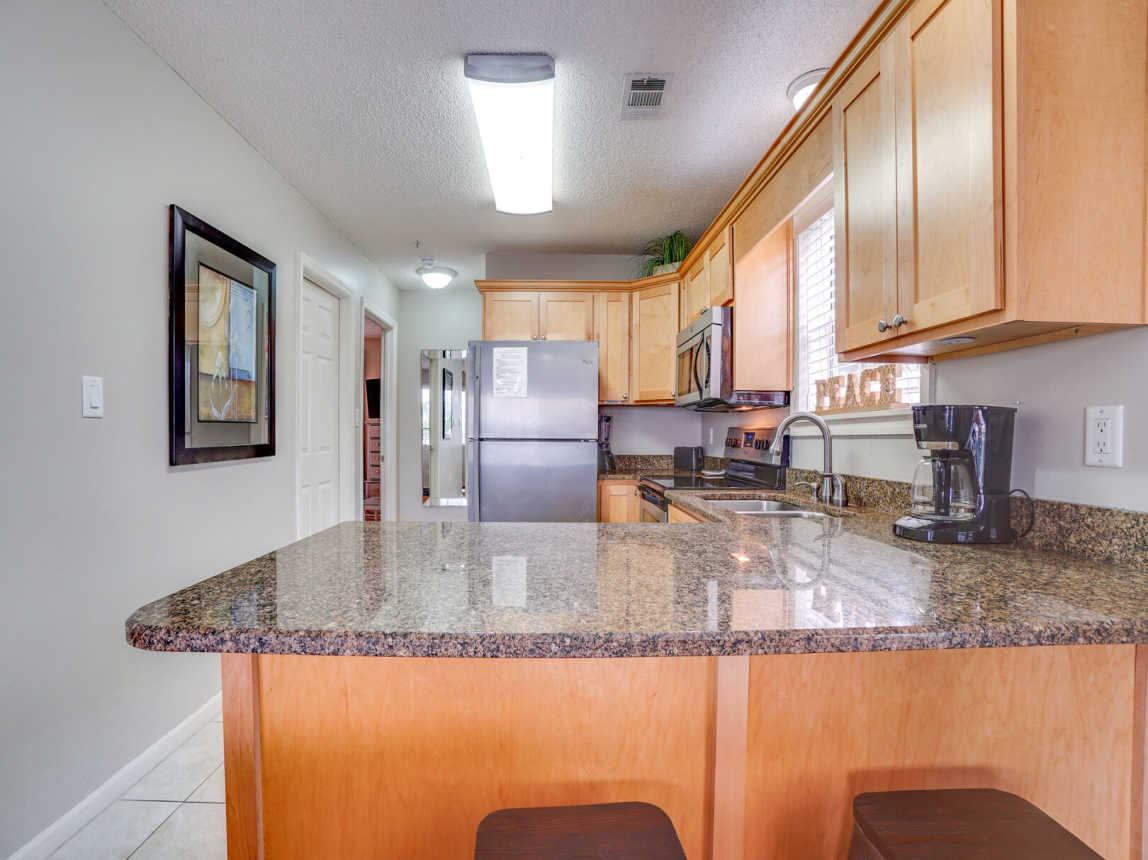 Kitchen Breakfast Bar with bar stools for 2.