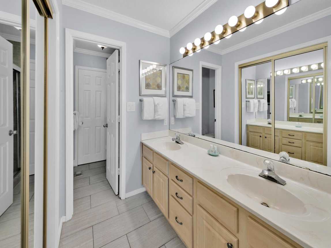 Bathroom shared with Master Bedroom 1 & Guest Bedroom 1 Part 1 -Upstairs