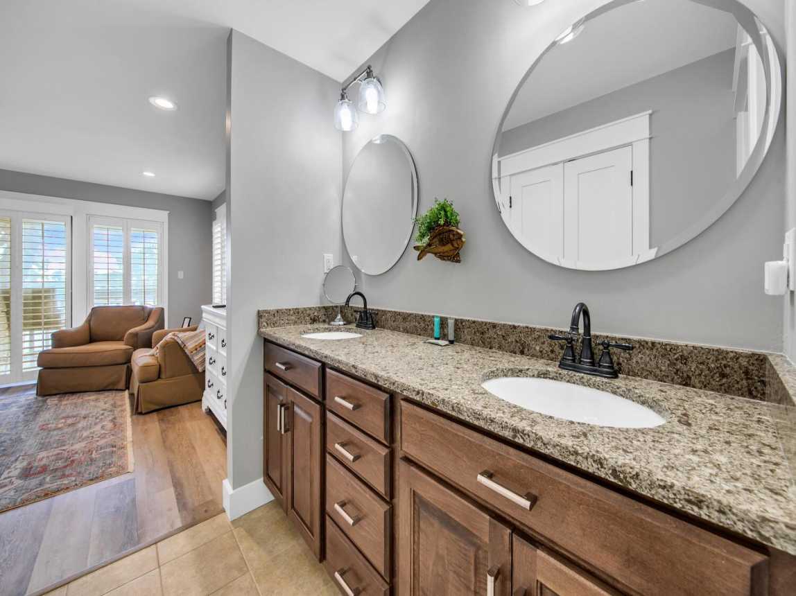 Master/Guest Bathroom 1 Part 1 - Upstairs, connected to Master Bedroom & Guest Bedroom 1