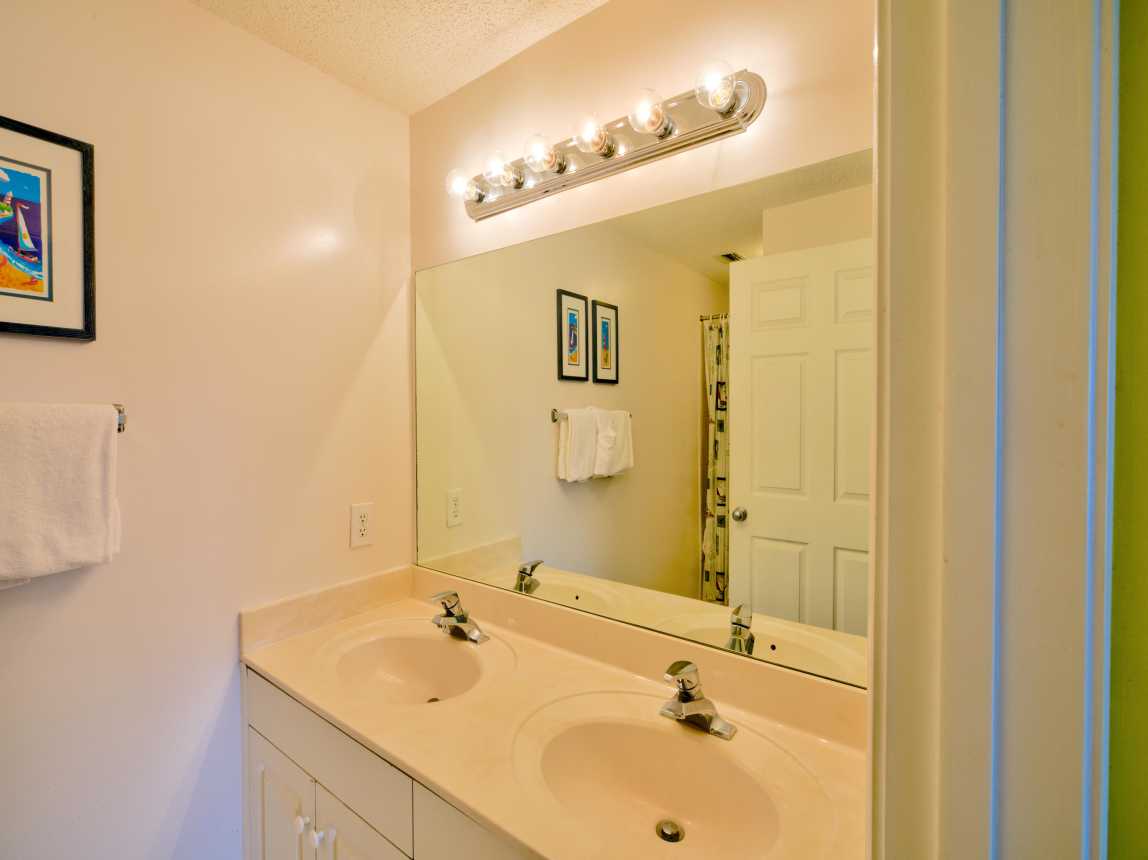 Master Bathroom 1 Part 1