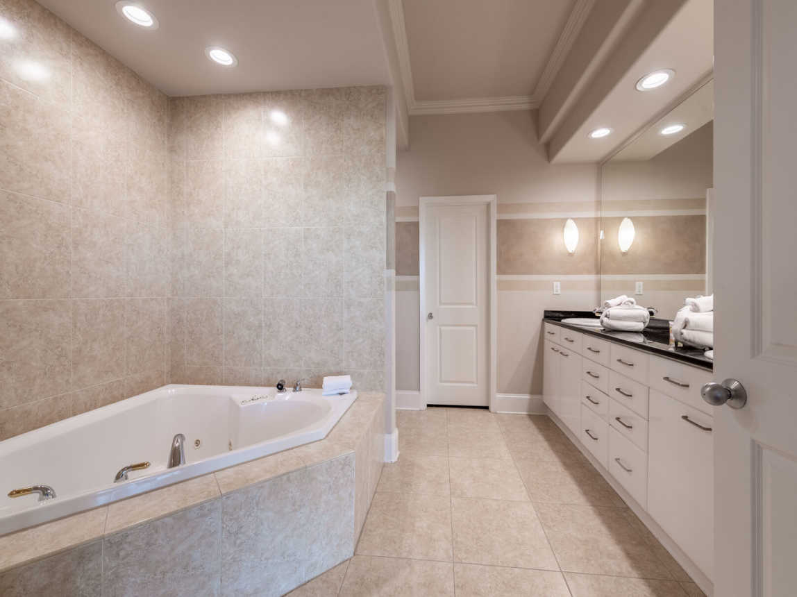 Caribe Resort BPH02 Master Bathroom