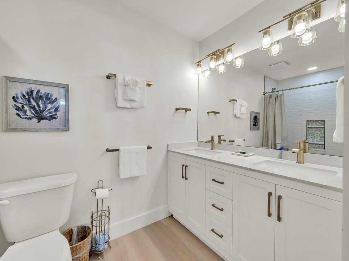 Guest Bathroom 1 Part 1 - Upstairs