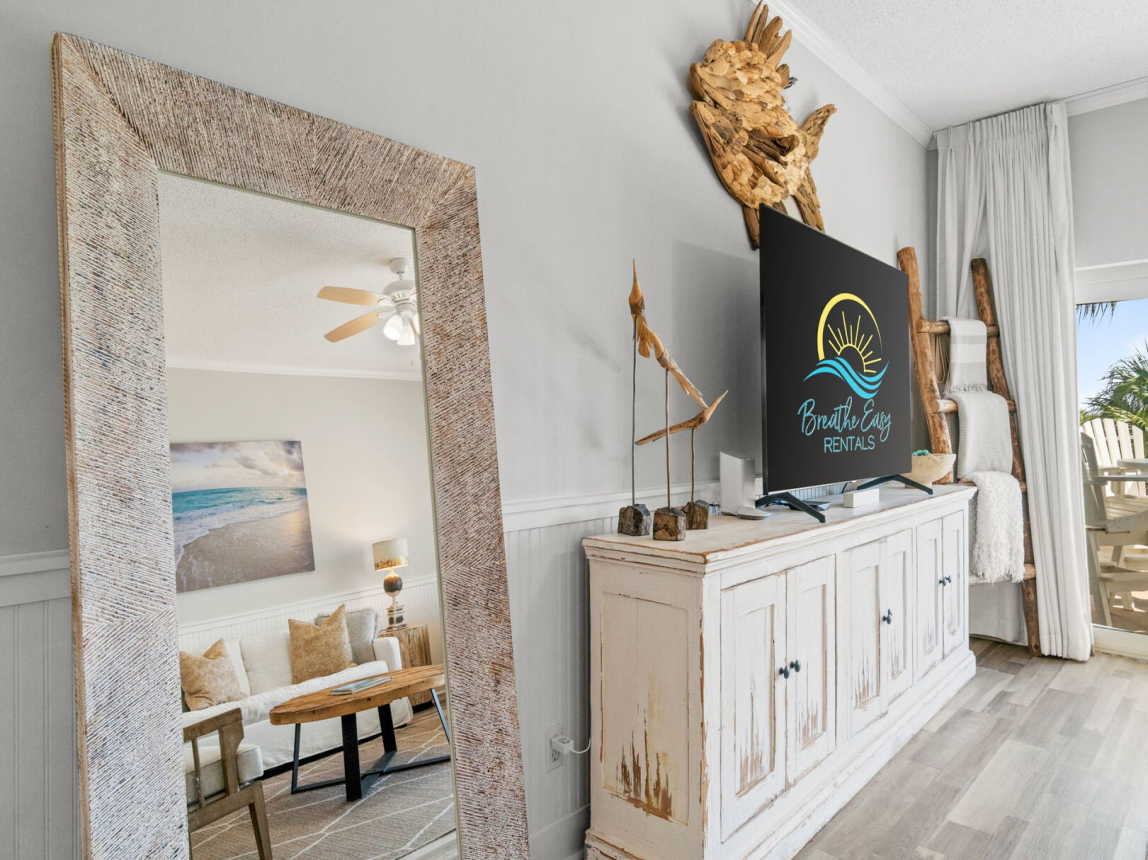 Garden Patio Setting. Spacious Living Room with tv, internet and cable.