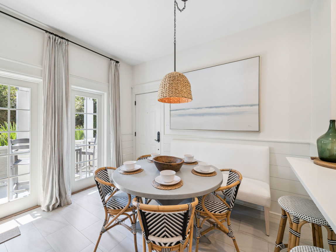 Dining Area with Seating for 5